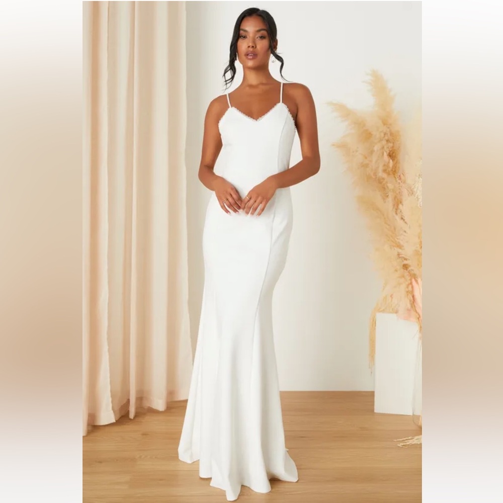 White Sleeveless Dress